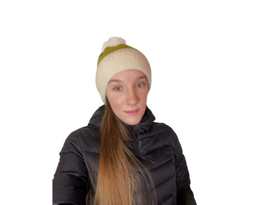 Шапка жіноча тепла з помпоном зелена (One Size)