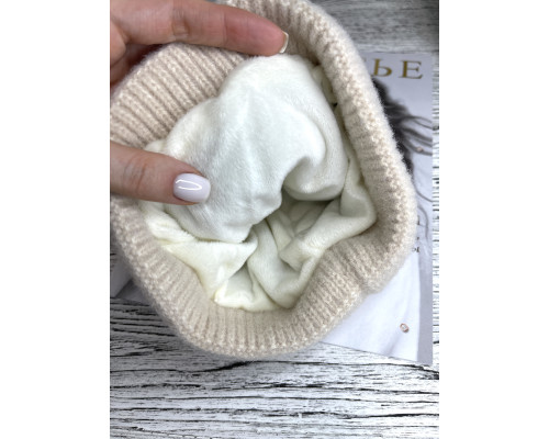 Шапка жіноча тепла з помпоном бежева (One Size)