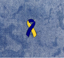 Значок патріотичний стрічка України жовто - синя пін металевий 