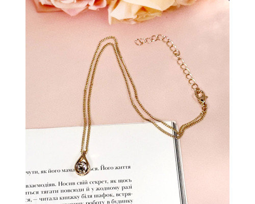 Жіночий ланцюжок на шию золотистого кольору з кристалом Swarovski
