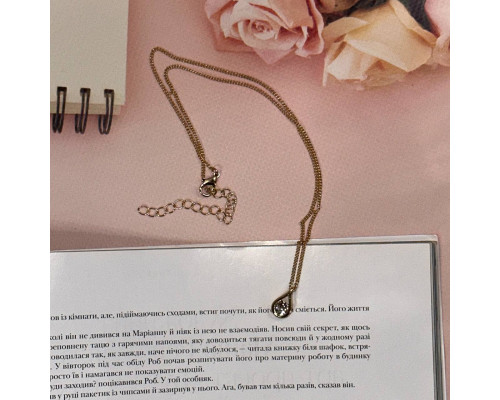 Жіночий ланцюжок на шию золотистого кольору з кристалом Swarovski