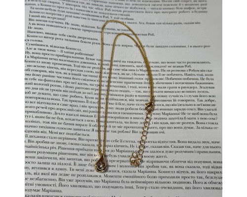 Жіночий ланцюжок на шию золотистого кольору з кристалом Swarovski