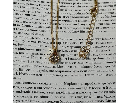 Жіночий ланцюжок на шию золотистого кольору з кристалом Swarovski