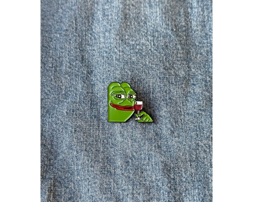Значок / пін  металевий Жабеня Pepe the Frog з бокалом вина