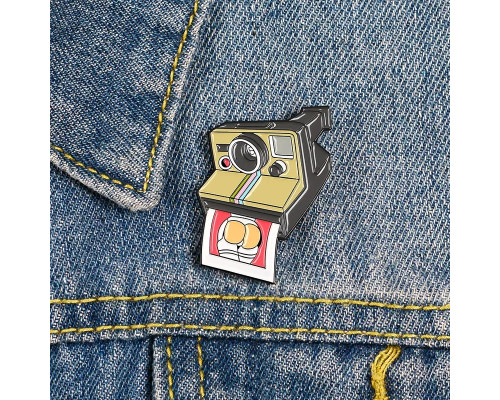 Значок / пін металевий  Polaroid Camera