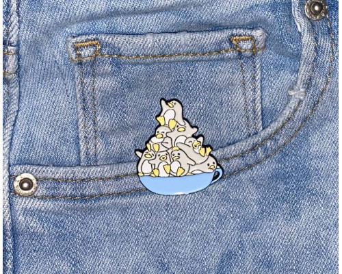 Значок / пін металевий Веселі пінгвіни