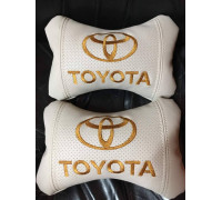 Набір автомобільних подушок на підголовник Toyota / Тойота (2шт) білі з золотим логотипом