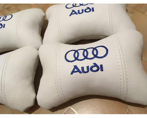 Набір автомобільних подушок на підголовник AUDI / АУДІ (4шт) білі з синім логотипом